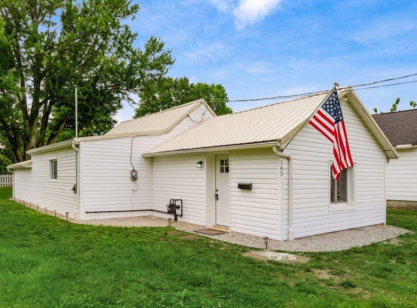 165 W Jersey Street, Johnstown, OH 43031