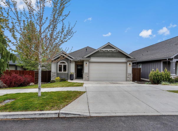 3375 NE Crystal Springs Drive, Bend, OR 97701
