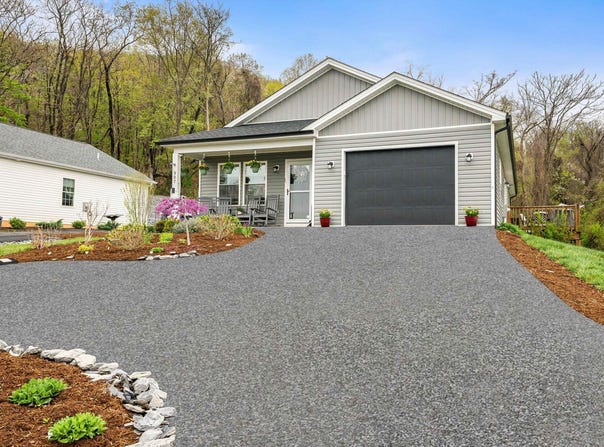 907 POWHATAN ST, STAUNTON, VA 24401