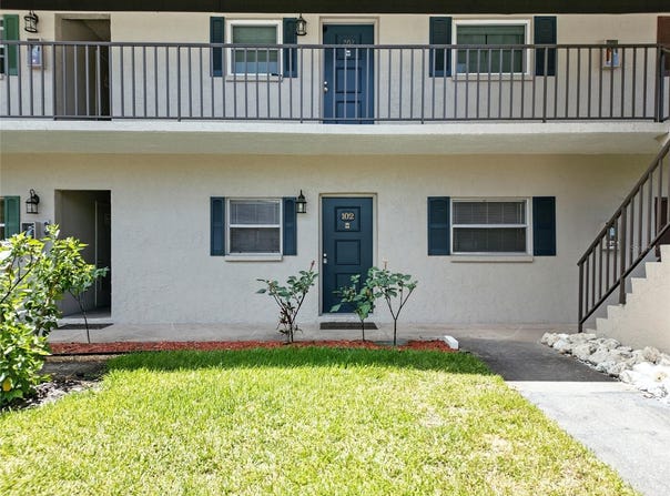9821 113TH STREET, SEMINOLE, FL 33772