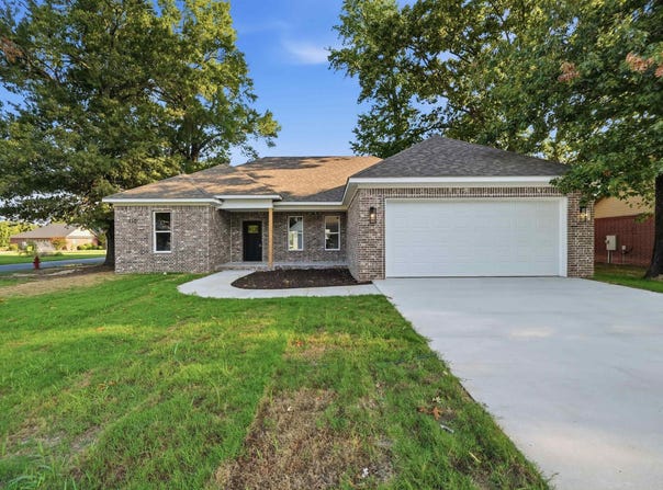 110 Kayla Lane, Lonoke, AR 72086