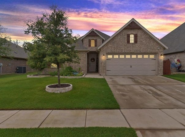 1017 Whitetail Court, Joshua, TX 76058