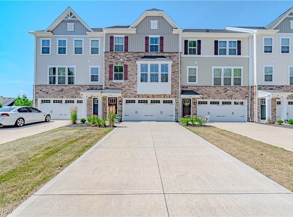 344 E Reno Drive, Louisville, OH 44641