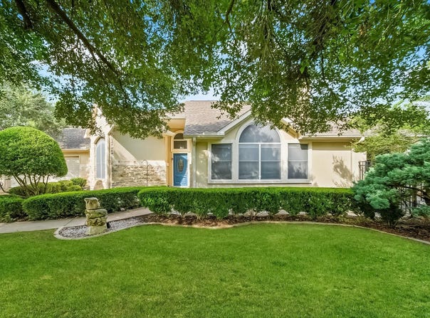 30 Muirfield Greens LN, Lakeway, TX 78738