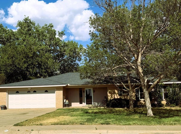 1216 NW 2nd Street, Stratford, TX 79084