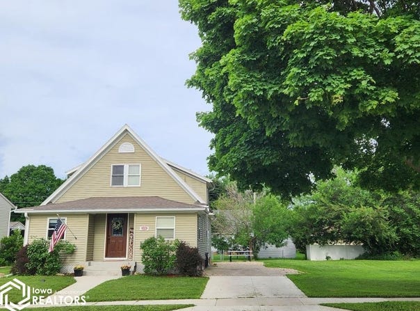 1306 N Rhode Island Avenue, Mason City, IA 50401