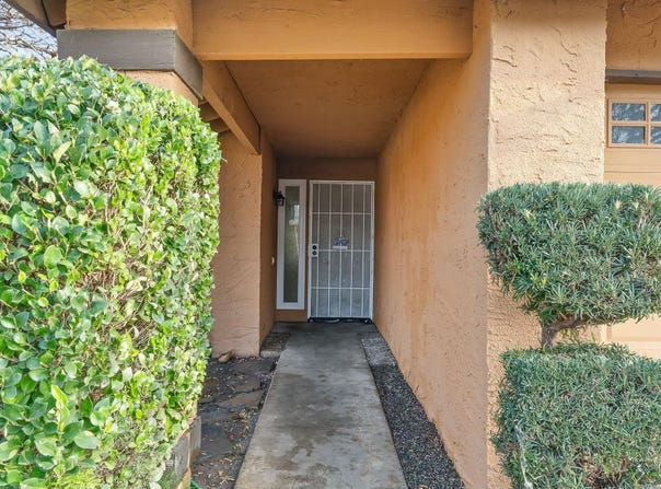 2615 E Norman Drive, Visalia, CA 93292