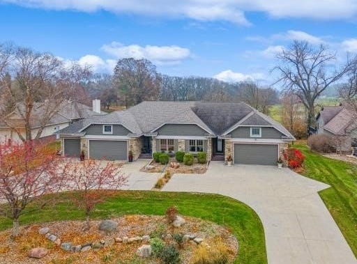 1128 Glen Oaks Drive, West Des Moines, IA 50266