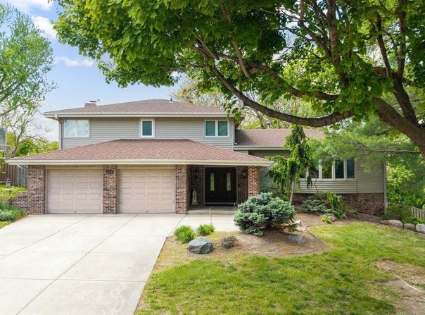 1226 North 121 Street, Omaha, NE 68154