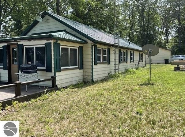 6328 Maple Street, Gladwin, MI 48624