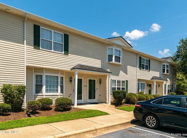 2300 Vineyard Drive, Winterville, NC 28590