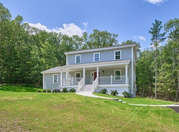 126 Old Southbridge Rd, Dudley, MA 01571