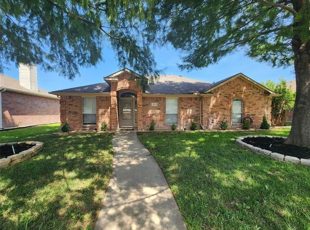 7413 Airline Drive, Rowlett, TX 75089
