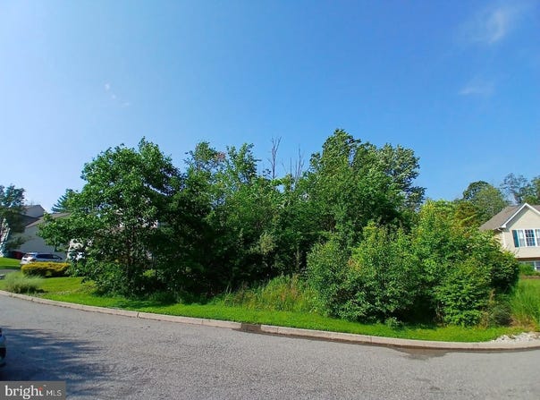 1876 GLEN EAGLES, POTTSTOWN, PA 19464