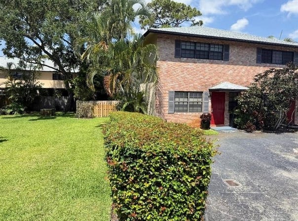 2113 NE 11th Ave, Wilton Manors, FL 33305