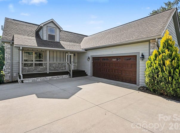 168 Triple Fairways Drive, Hendersonville, NC 28739