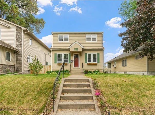 1330 Eleanor Avenue, Saint Paul, MN 55116