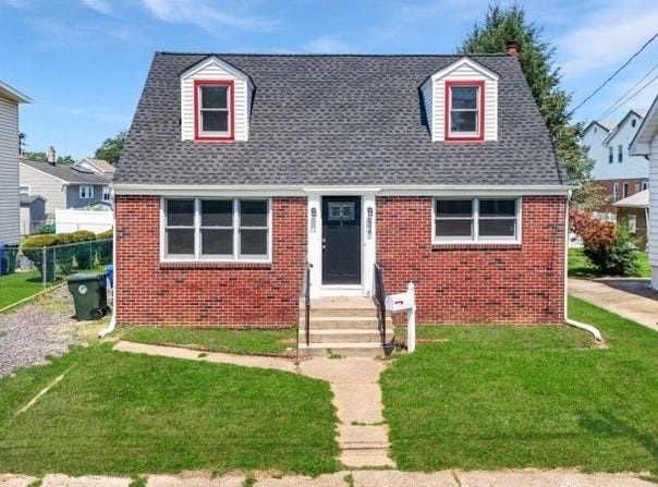 920 Moorland Ave, Burlington City, NJ 08016-1218