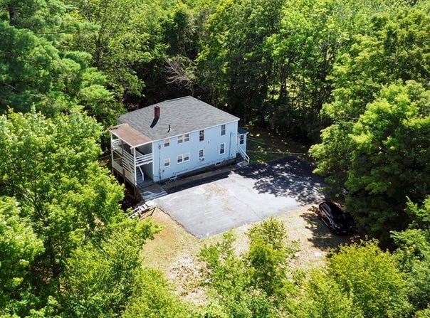 412 Charlton St, Southbridge, MA 01550