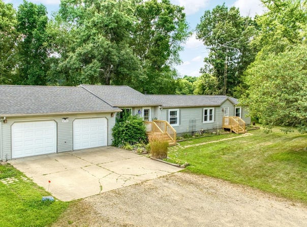 8756 Portage Lake Road, Munith, MI 49259