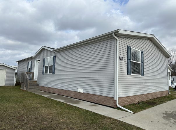 3264 Essingham, Jackson, MI 49201