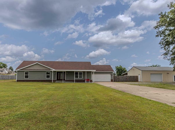 331 Vaughn Dr, Paragould, AR 72450