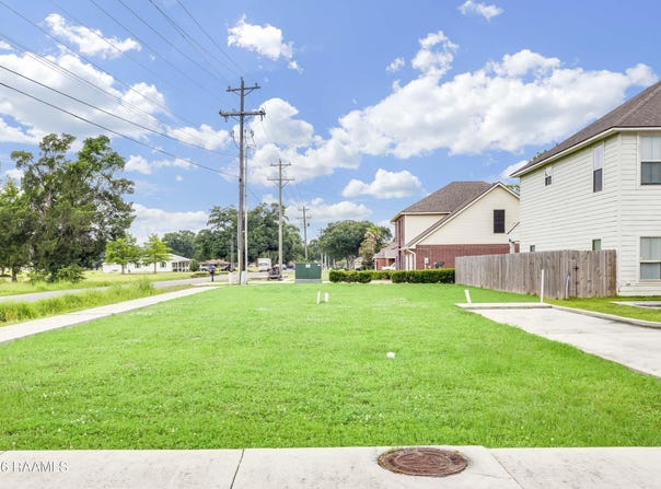 420 Row 3 lot: 18 C & 18 D, Lafayette, LA 70508