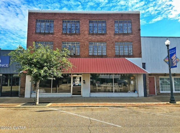 1413 E Main Street, Humboldt, TN 38343