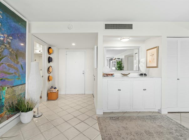 3589 S Ocean Boulevard 808, South Palm Beach, FL 33480
