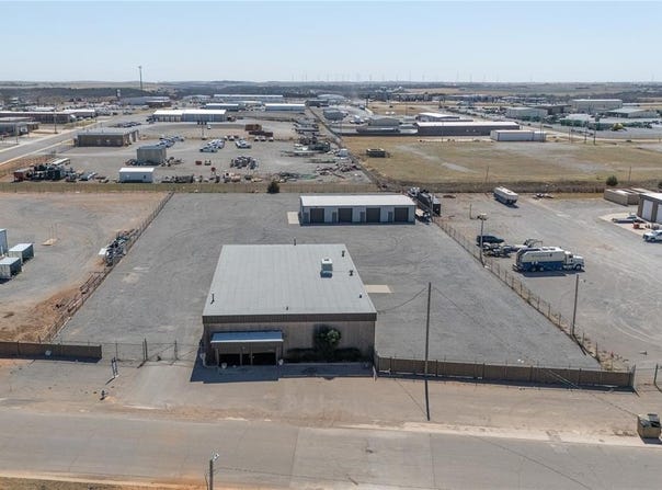1101 E Loomis Road, Weatherford, OK 73096