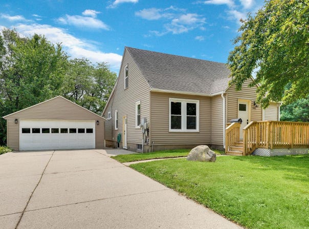1206 18 Street, Cedar Falls, IA 50613
