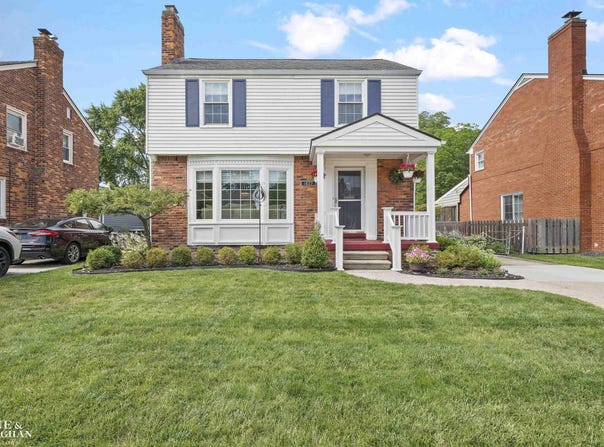 1829 Allard, Grosse Pointe Woods, MI 48236