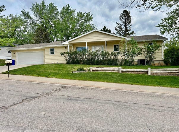 1504 Morningside Drive, Rapid City, SD 57701-8077