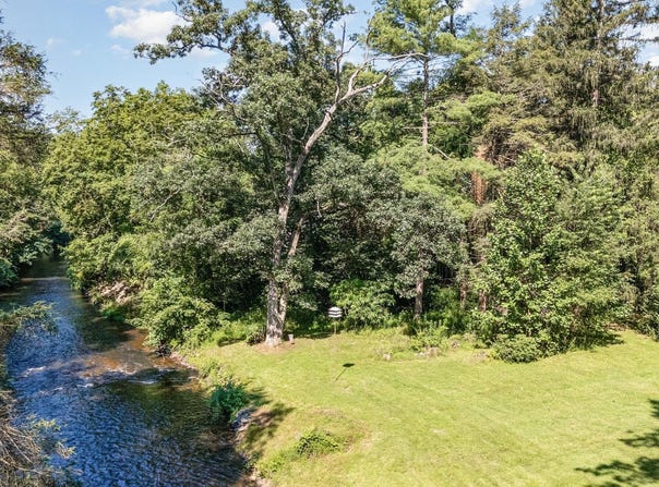 941 STONEY CREEK ROAD, DAUPHIN, PA 17018