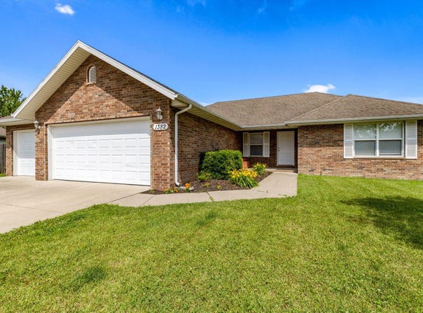 1382 S Kristopher Avenue, Republic, MO 65738