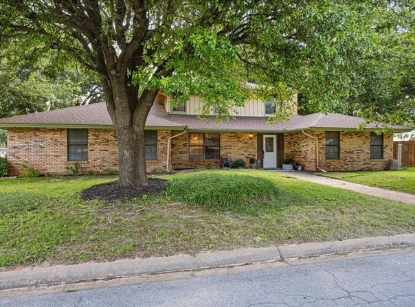 997 N Lydia Street, Stephenville, TX 76401