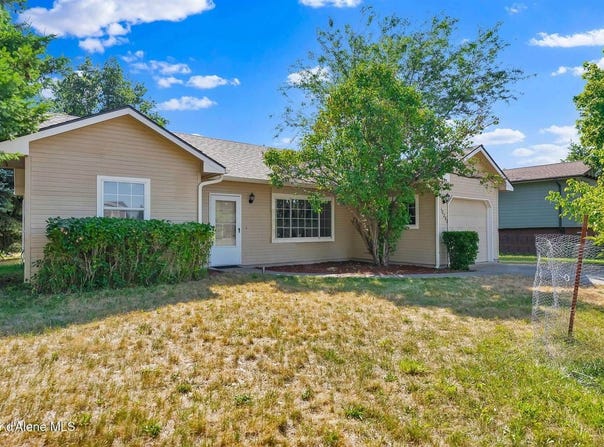 10293 North Cedar Ct, Hayden, ID 83835