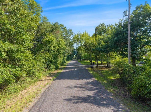 000 Ridge Lane, London, AR 72847