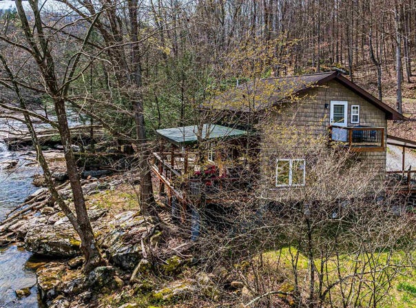 5078 Laurel Creek Road, Moatsville, WV 26405