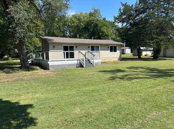 215 West Howard, Caney, KS 67333