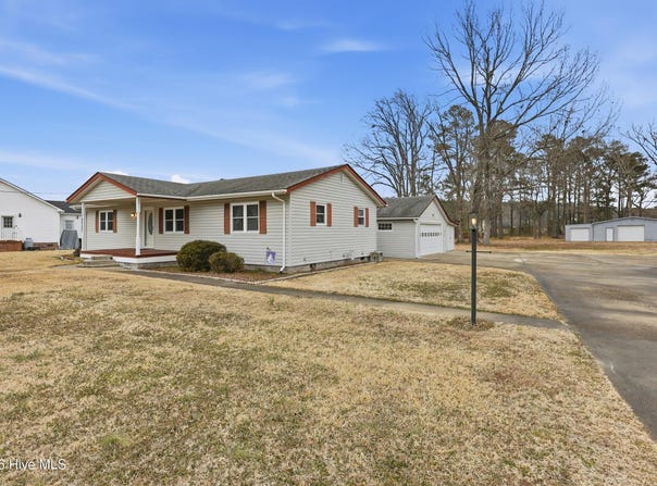 1392 Nixonton Road, Elizabeth City, NC 27909