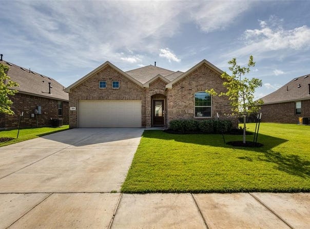 204 Post Oak Street, Azle, TX 76020