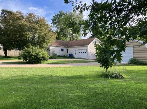 365 Jenkynsville Road, Benton, WI 53803