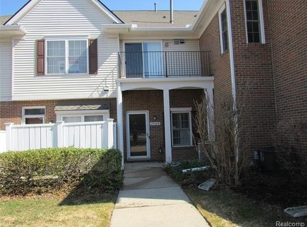 798 Amberly Drive, Waterford Twp, MI 48328