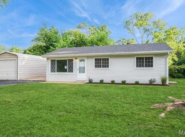4 Dixie Drive, Fenton, MO 63026