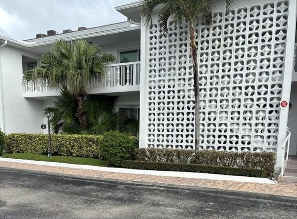 4201 S South Ocean Boulevard, South Palm Beach, FL 33480