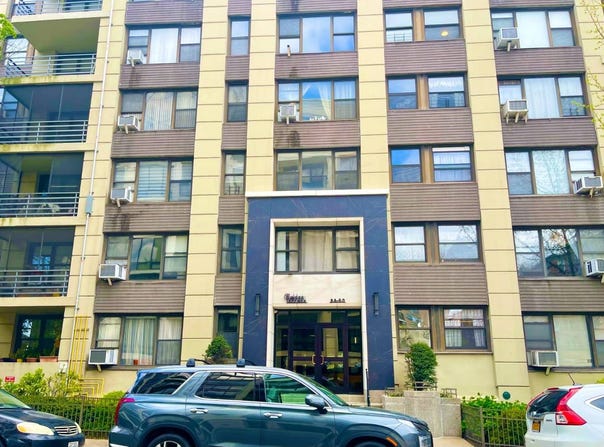 98-50 63rd Dr, Rego Park, NY 11374