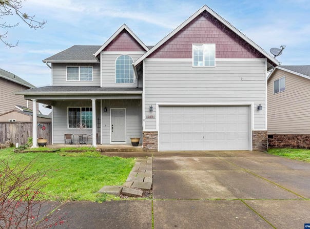 317 W Jadon Dr, Lebanon, OR 97355