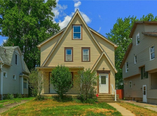 223 E Meyer Ave, New Castle, PA 16105