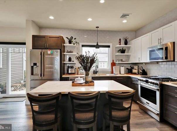 1402 BARRINGTON DRIVE, MOUNT JOY, PA 17552